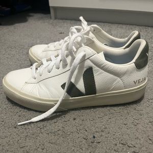 Veja Campo size 39